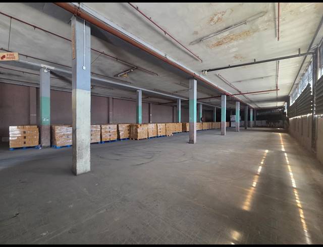 7,600M² WAREHOUSE FOR SALE IN JACOBS